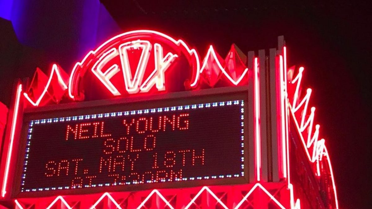Neil Young Plays ‘The Losing End’ Solo For 1st Time Since 1983
