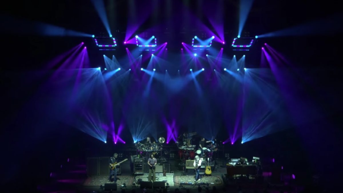 The String Cheese Incident Debuts 'Born In The USA' And 'Living In America' Covers In Louisville