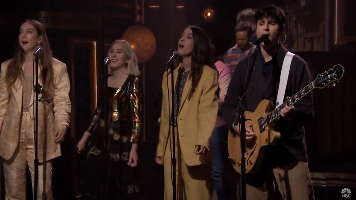 Vampire Weekend Performs With HAIM On ‘The Tonight Show’
