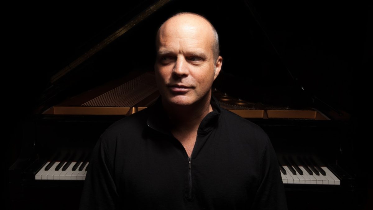 Happy Birthday John Medeski: Watch Medeski Martin & Wood Perform On ‘Morning Becomes Eclectic’ In 2005