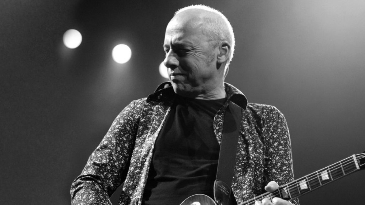 Mark Knopfler Offers 'So Far Away' Tour Debut In Prague