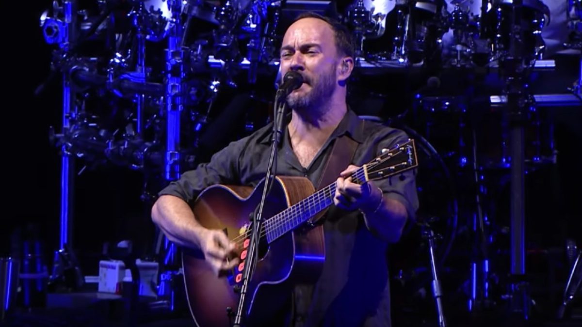 Dave Matthews Band Performs ‘Time Bomb’ In 2018
