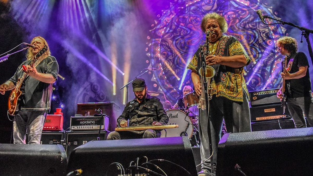 Gov’t Mule Welcomes Ron Holloway & Chris Vos In Charlottesville