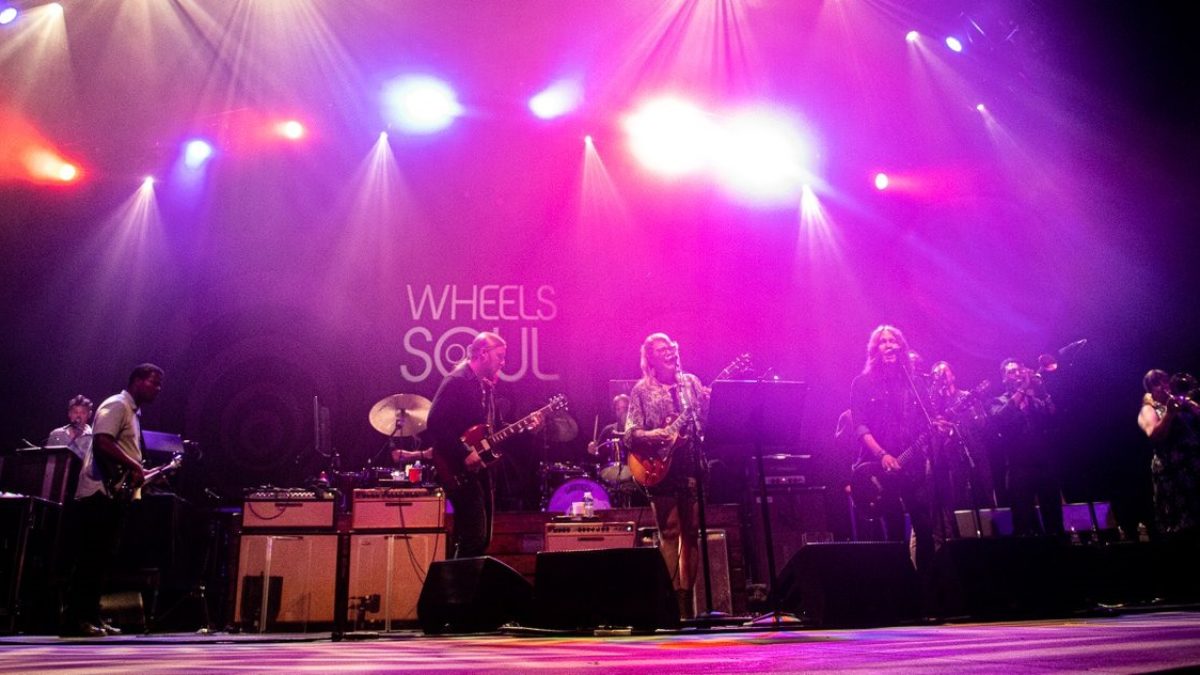 Tedeschi Trucks Band Welcomes Charlie Starr & Debuts Elton John, Leon Russell & Bill Withers Covers In Florida