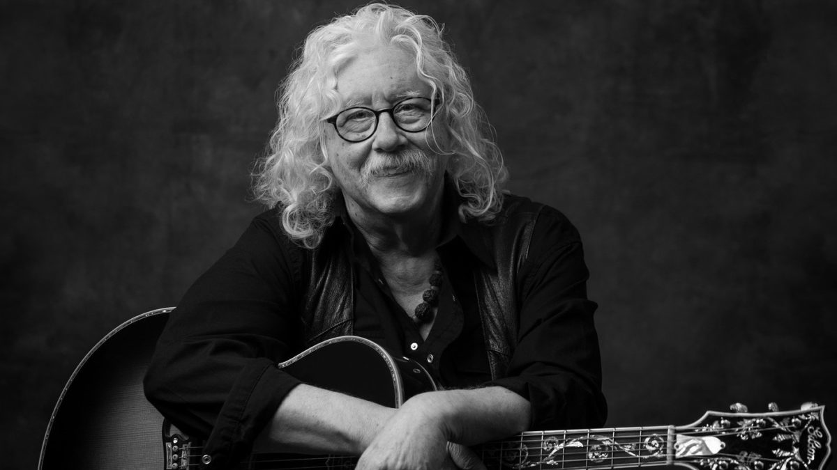 Arlo Guthrie Announces Retirement From Touring & Performing
