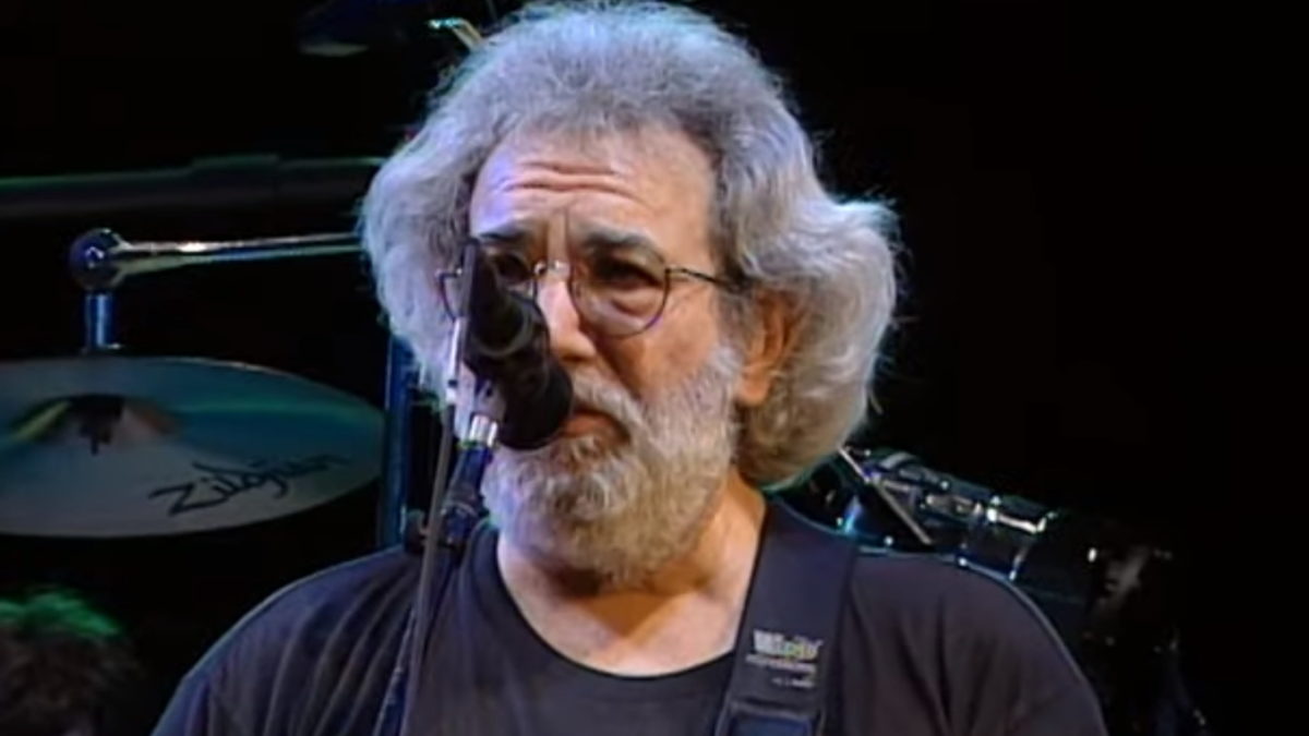 Grateful Dead Performs ‘Lazy River Road’ In 1993