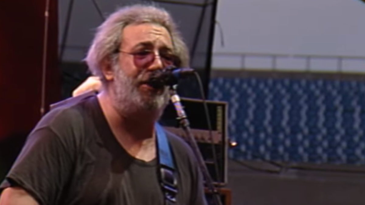 Grateful Dead Performs 'Stagger Lee' In 1989