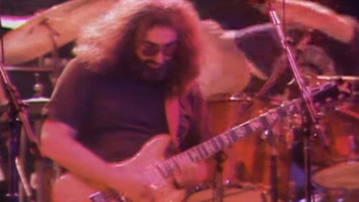 Grateful Dead Shares ‘Not Fade Away’ From New Year’s Eve 1978