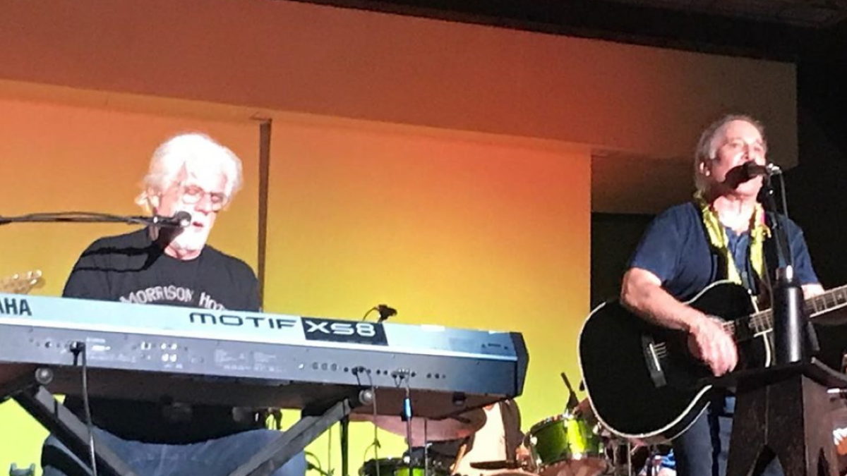 Paul Simon Welcomes Michael McDonald In Maui