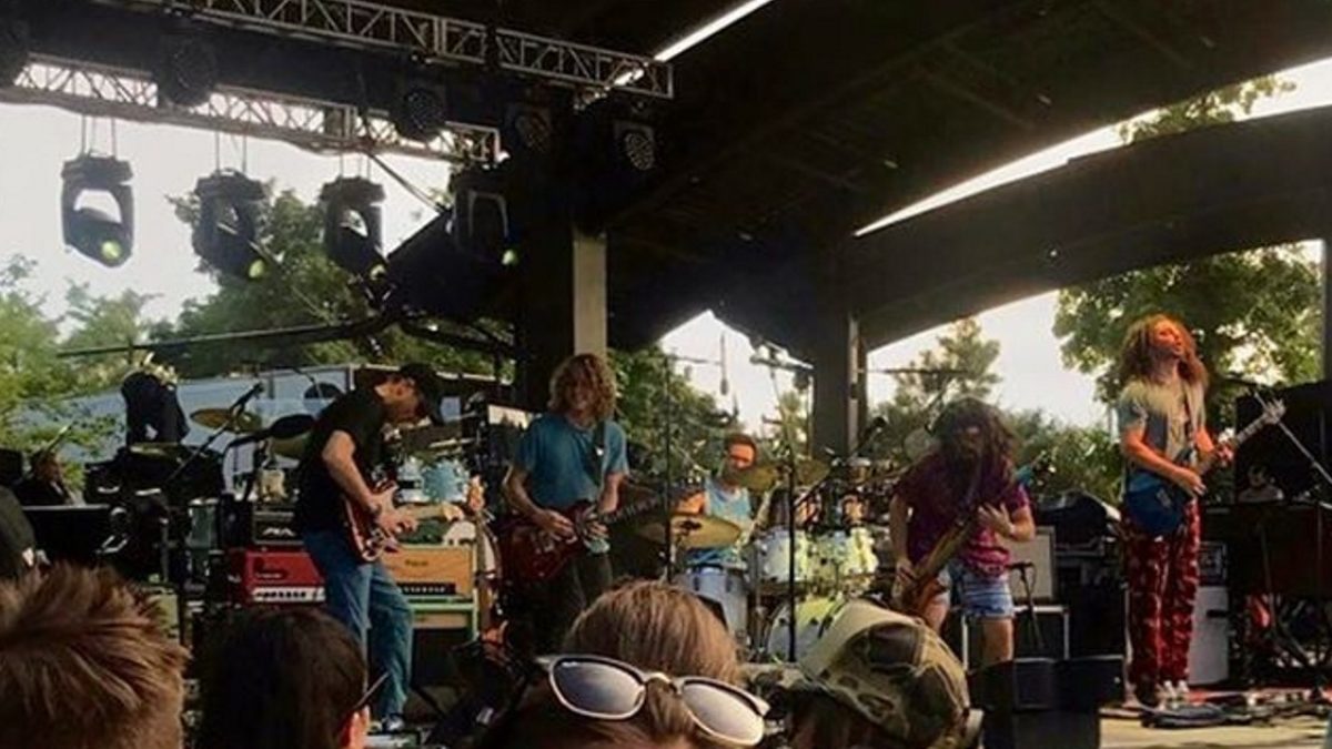 Umphrey's McGee Busts Out Mashup & Jake Cinninger Guests With Pigeons Playing Ping Pong In Salt Lake City