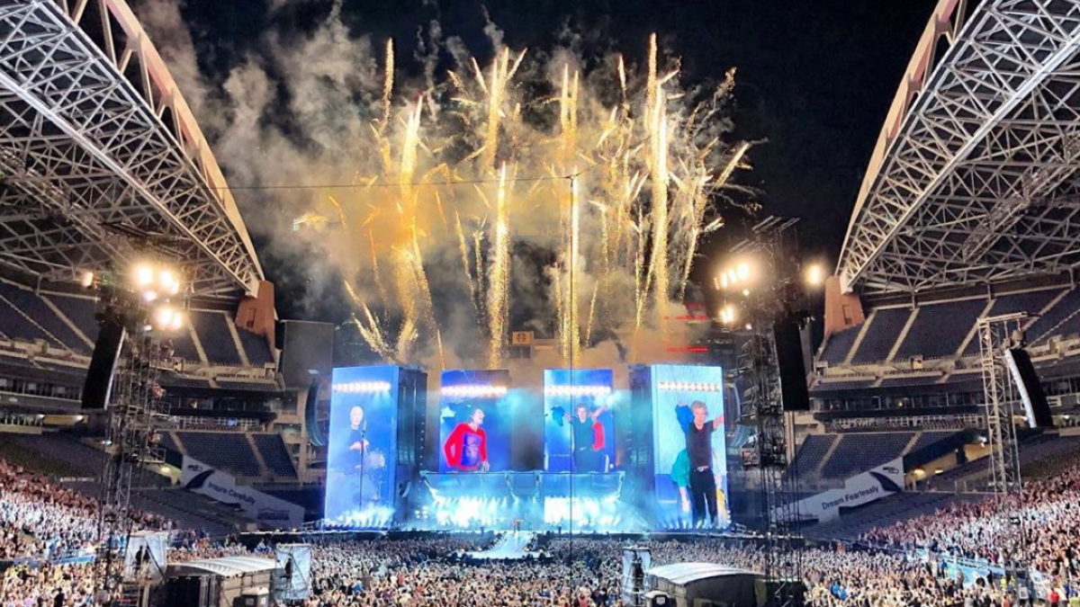The Rolling Stones Perform 'Beast Of Burden' In Seattle