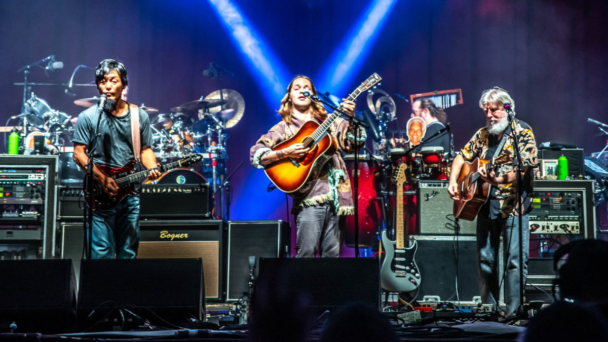 The String Cheese Incident & Billy Strings Perform ‘Black Clouds’ At DelFest