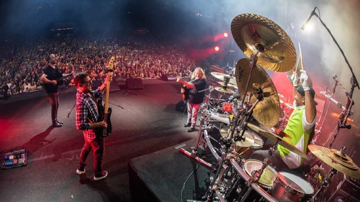 Warren Haynes Guests With Dave Matthews Band At The Gorge 2019 Finale