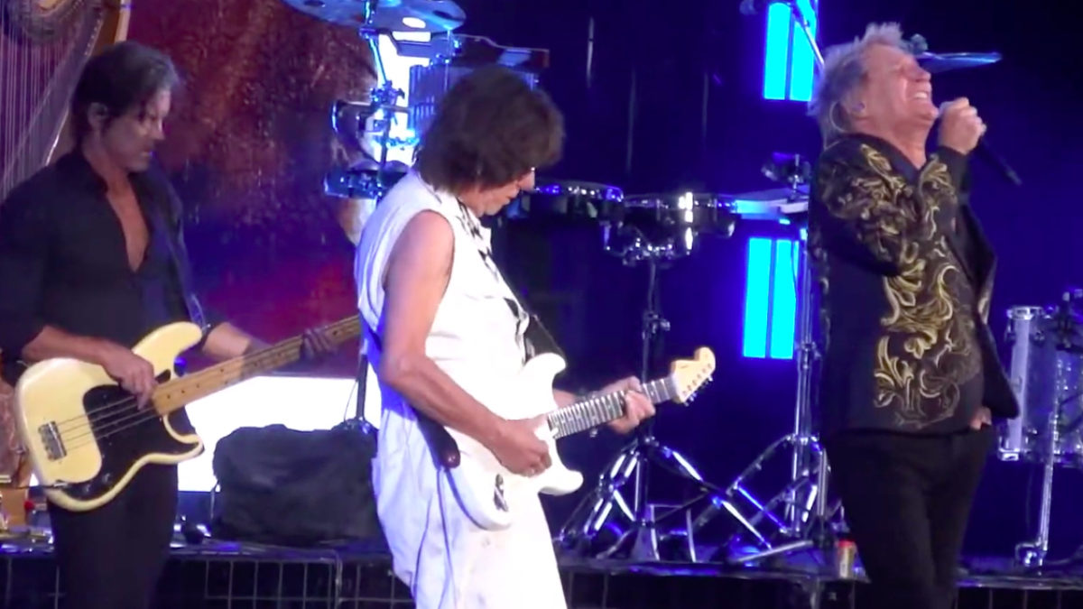 Jeff Beck & Rod Stewart Reunite At Hollywood Bowl