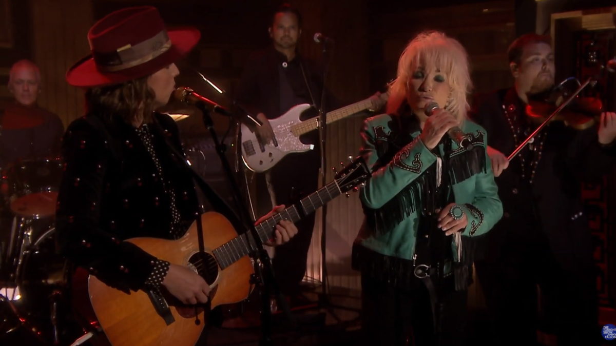 Tanya Tucker & Brandi Carlile Perform On ‘Fallon’