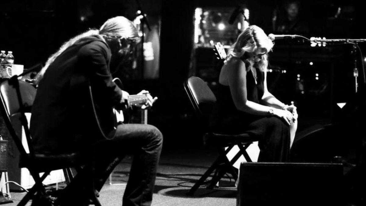 Tedeschi Trucks Band Plays Acoustic Mini Set At Beacon Theatre