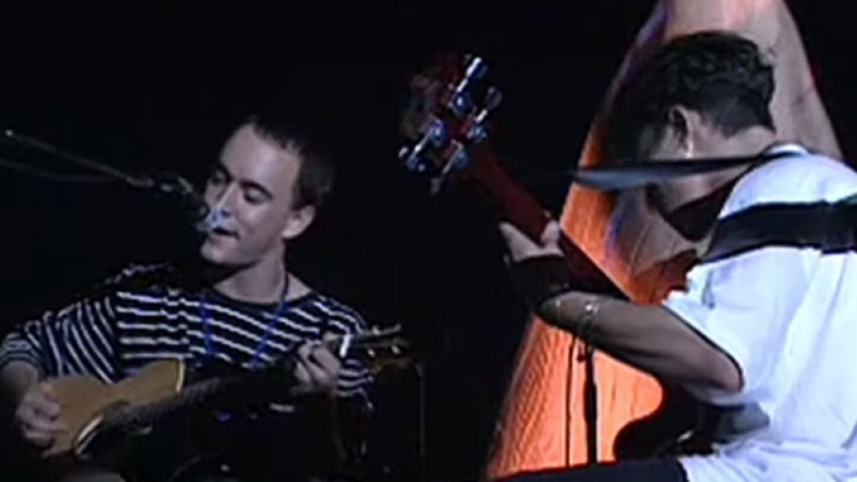 Dave Matthews Debuts 'Crash Into Me' In Newly Surfaced Video From 1995