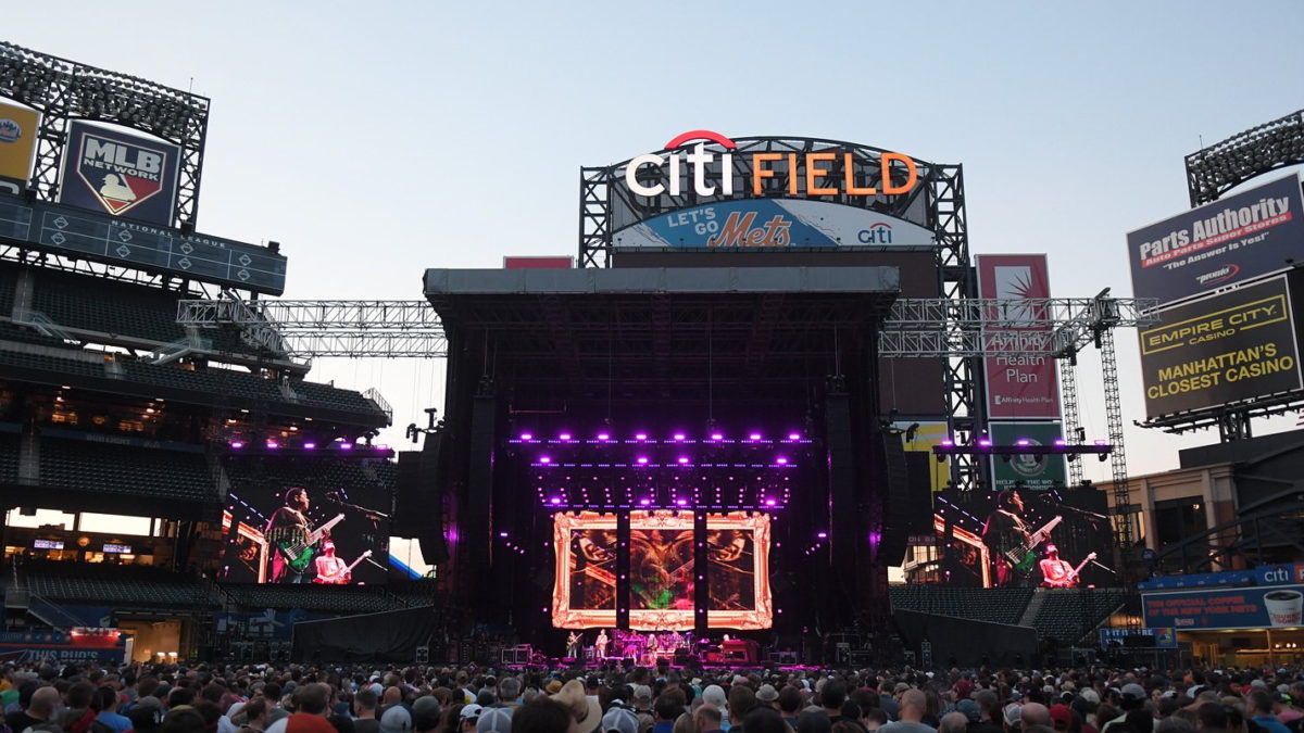Dead & Company Performs ‘Comes A Time’ & ‘Estimated Prophet’ At Citi Field: Pro-Shot Videos