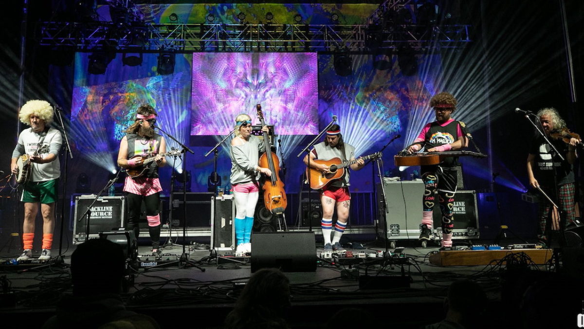 Greensky Bluegrass Welcomes Lindsay Lou & Members Of Railroad Earth At Hangtown