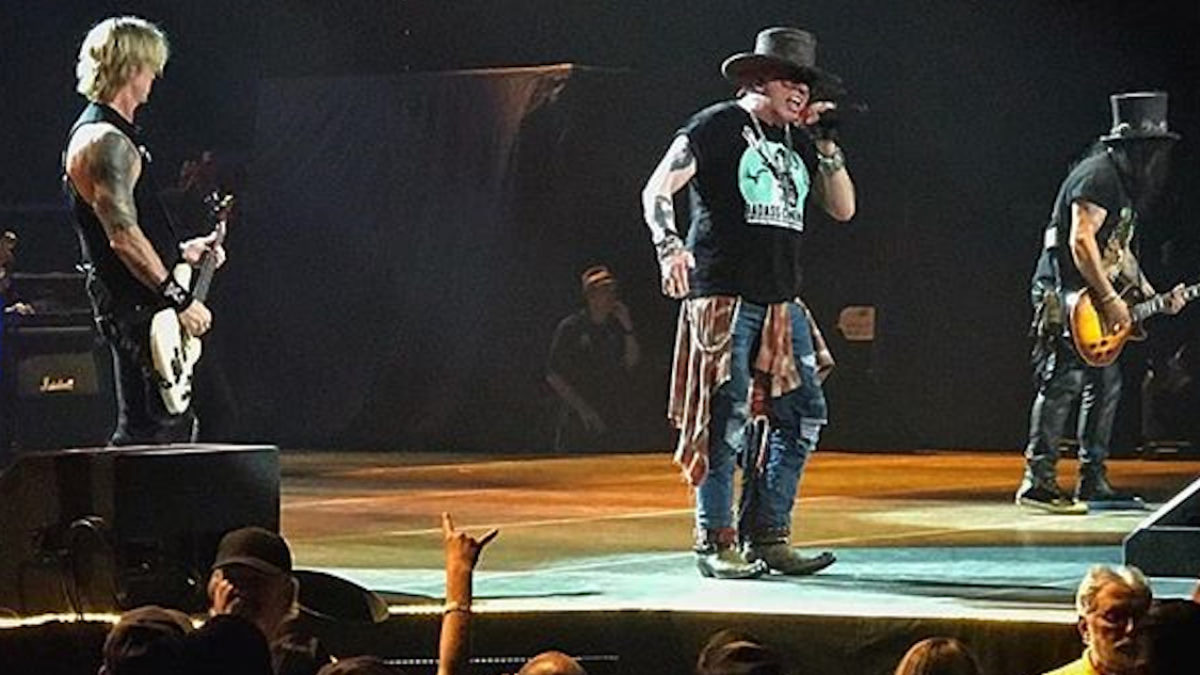 Guns N’ Roses Revive ‘Dead Horse’ After 26 Years In Oklahoma City