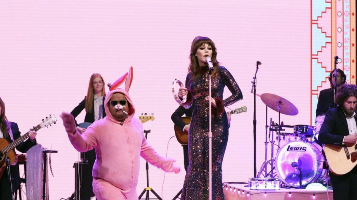 Jenny Lewis Performs 'Rabbit Hole' On 'Fallon'