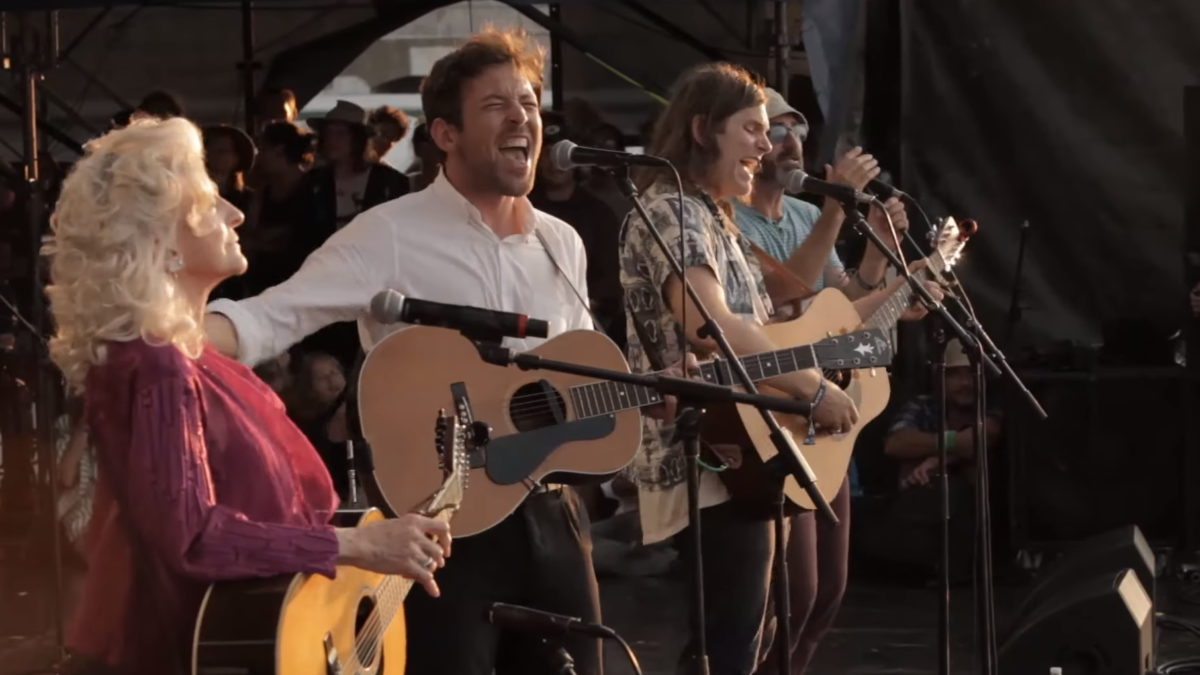 Judy Collins & Members Of Fleet Foxes, The Shins, Fruit Bats & More Perform ‘Suite: Judy Blue Eyes’ At Newport