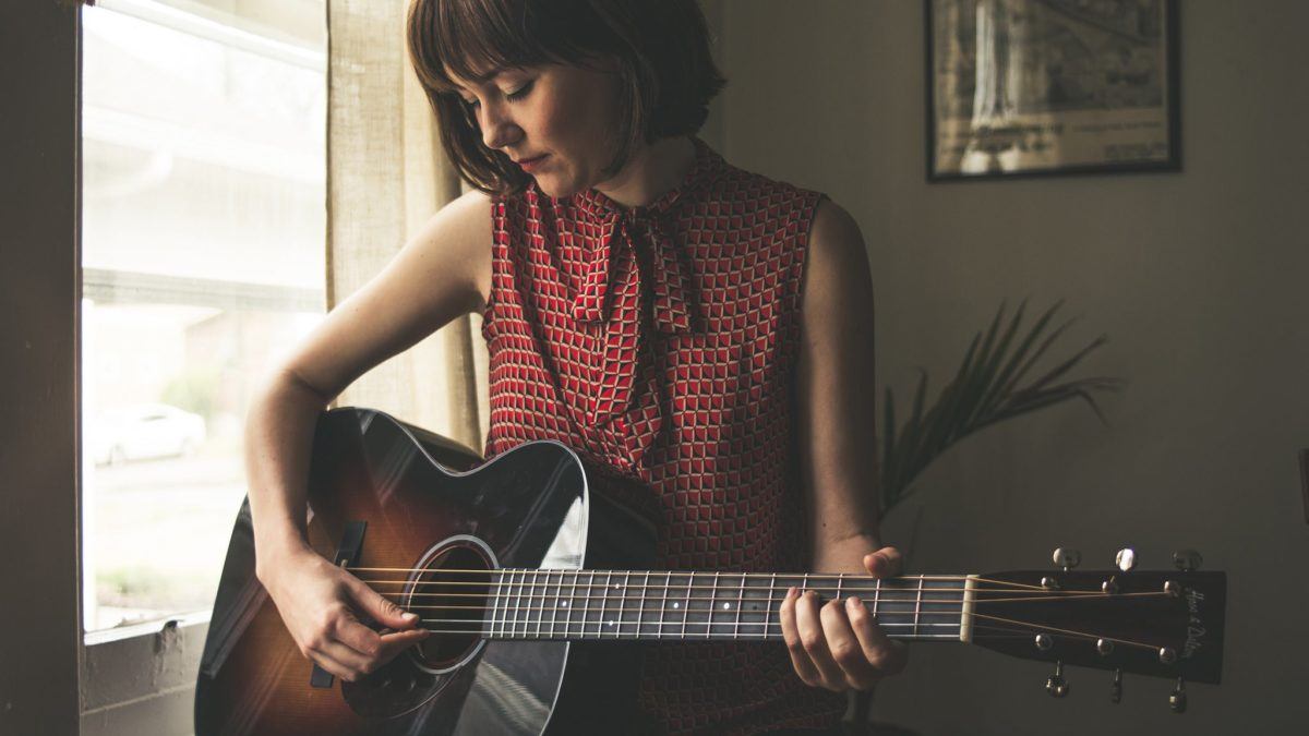 Today’s Livestreams, November 19, 2020: Molly Tuttle, moe., Holly Bowling & More