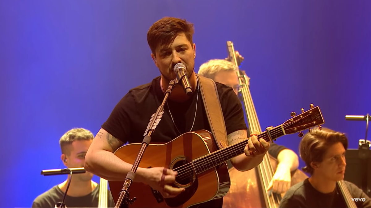 Mumford & Sons Perform ‘The Cave’ With London Contemporary Orchestra For BBC