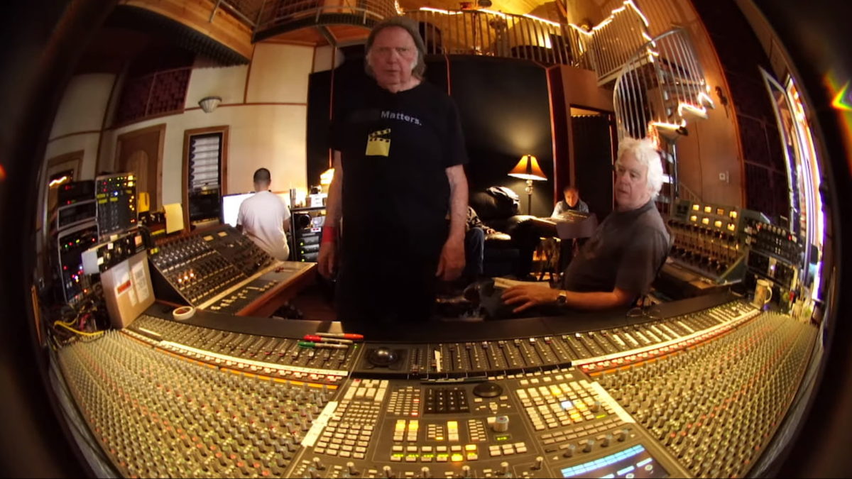 Neil Young & Crazy Horse Share ‘Mountaintop’ Documentary Trailer