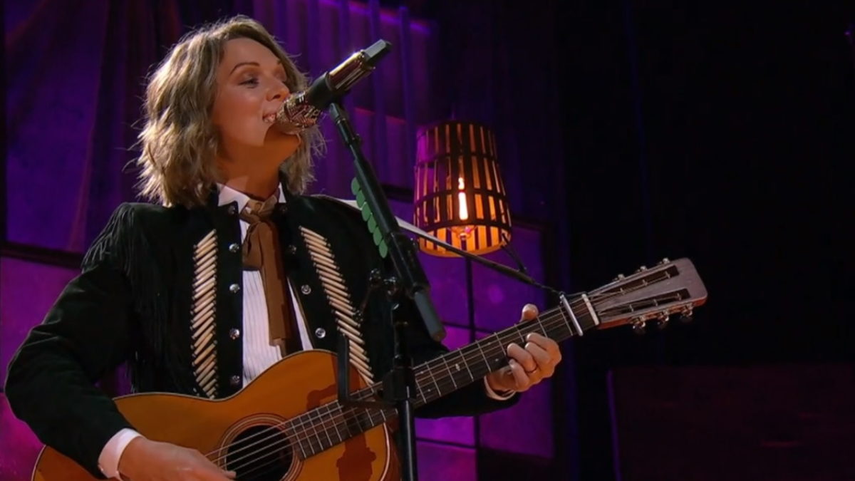 Brandi Carlile, Mavis Staples, Bonnie Raitt, John Prine & More Perform At 2019 Americana Awards