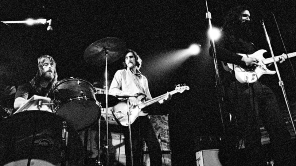 Listen To Jerry Garcia & Merl Saunders Perform ‘That’s All Right, Mama’ In 1973