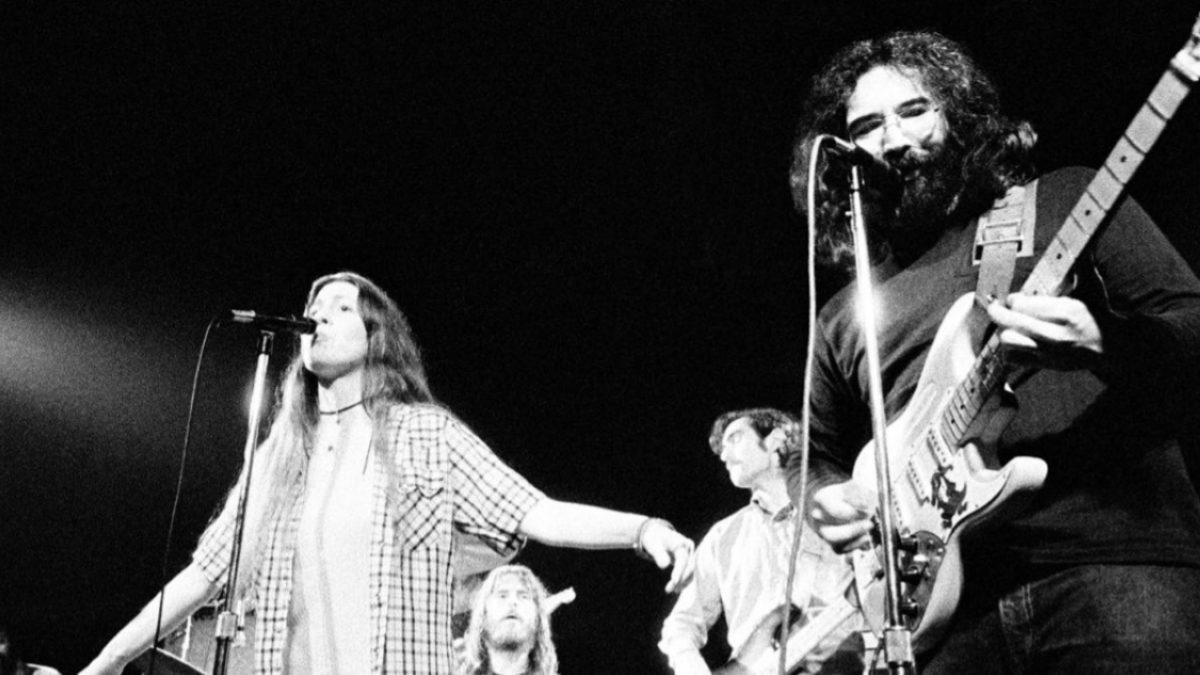 Listen To Jerry Garcia & Merl Saunders Perform 'It's Too Late' In 1973