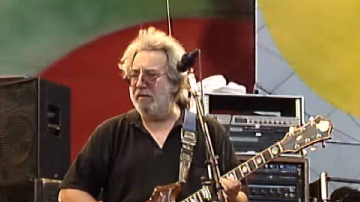 Grateful Dead Performs 'Iko Iko' In 1989