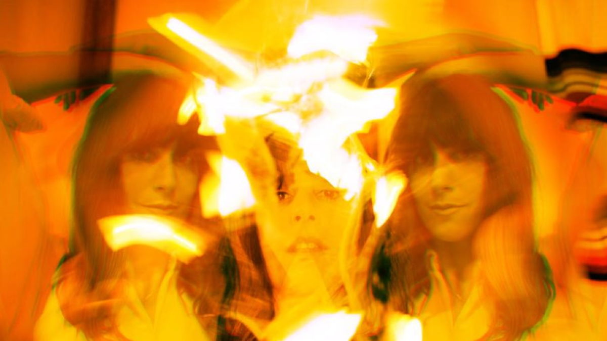 Nicki Bluhm Shares ‘Buon Natale’ Lyric Video