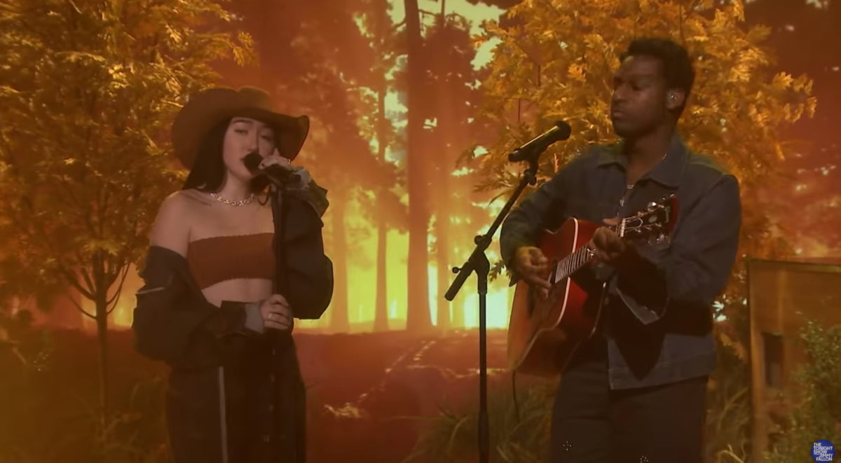 Noah Cyrus Leon Bridges Fallon