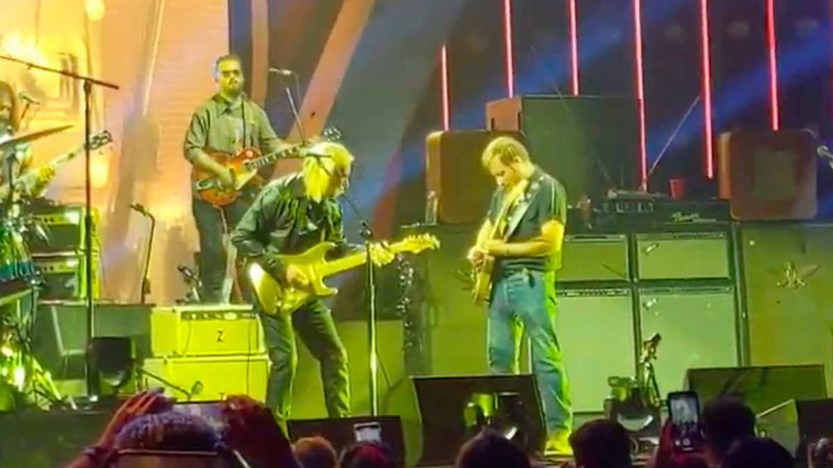 The Black Keys Welcome Joe Walsh In Los Angeles