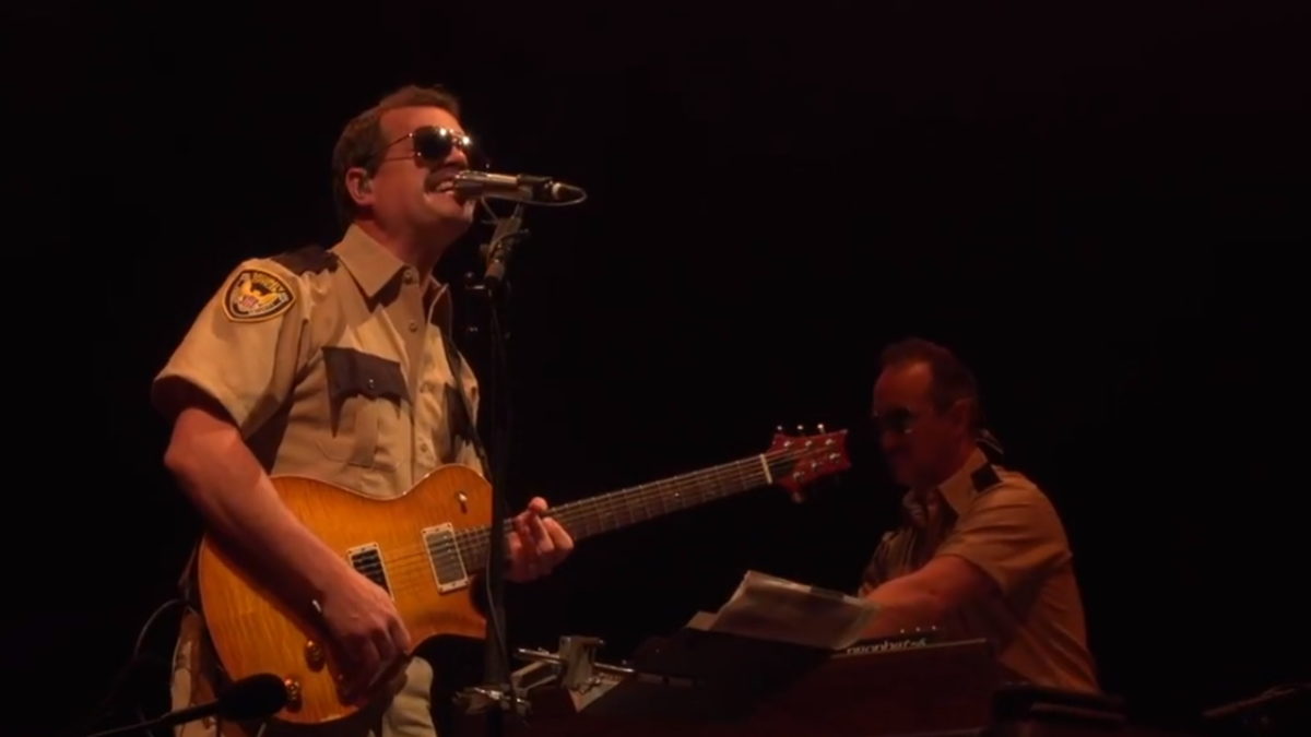 Umphrey’s McGee Plays ‘The Police’ Themed Halloween Show In Washington DC