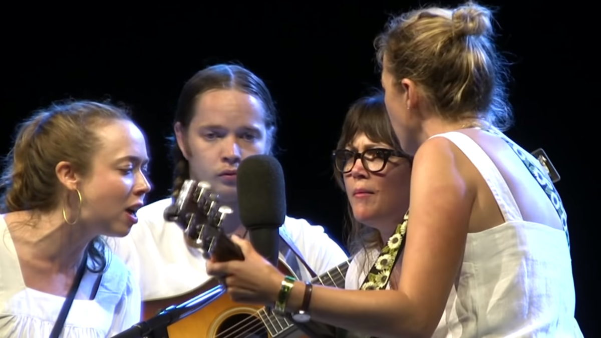 I’m With Her & Billy Strings Perform ‘Hear Jerusalem Moan’ At Grey Fox 2019: Pro-Shot Video