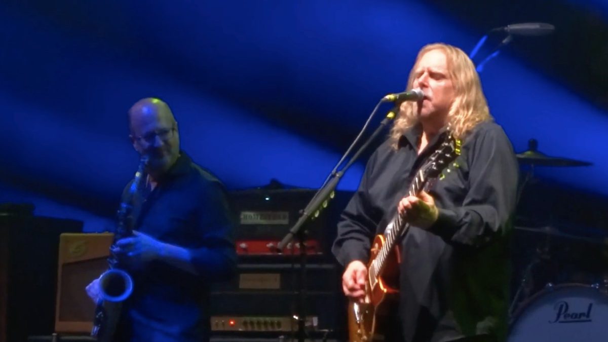 Gov't Mule Welcomes Jimmy Vivino, Oz Noy & More At The Beacon