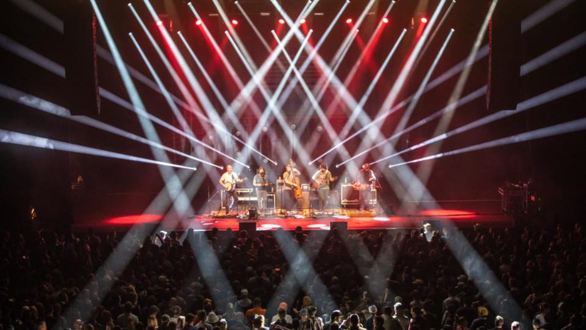 Holly Bowling Joins Greensky Bluegrass In Denver
