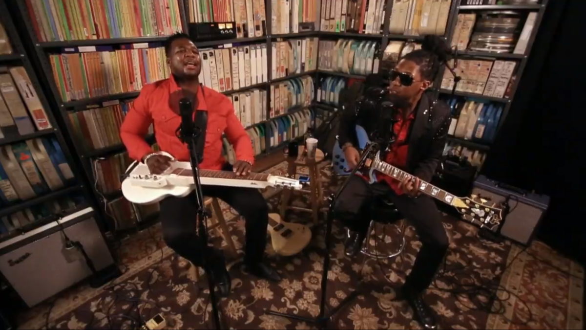 Robert Randolph Performs For Paste
