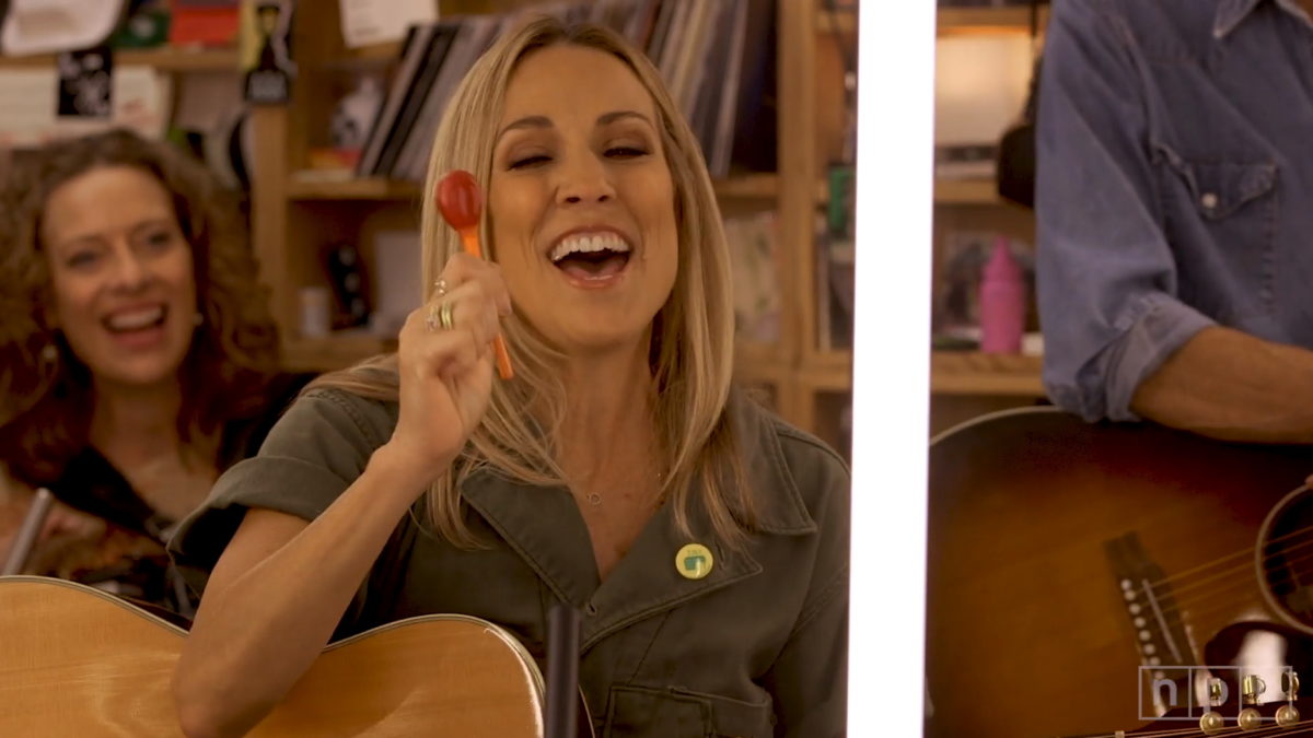 Sheryl Crow Performs ‘Tiny Desk Concert’