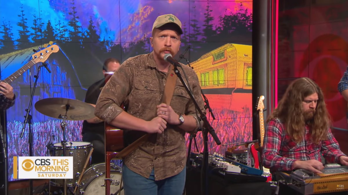 Tyler Childers Performs On CBS This Morning