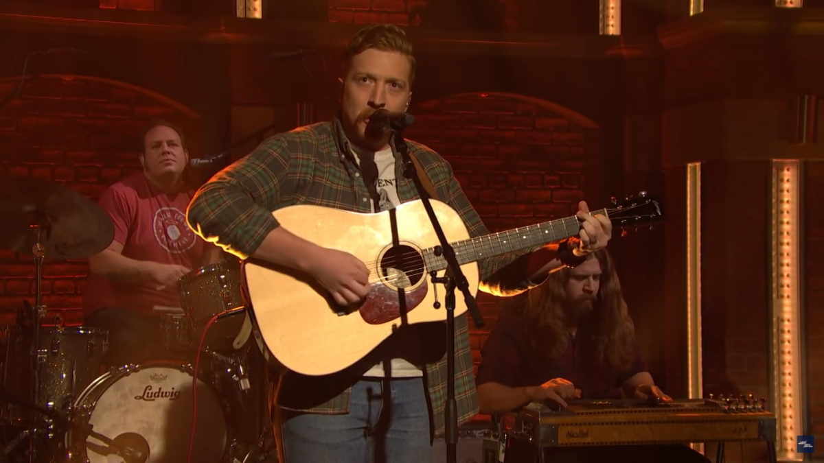 Tyler Childers Performs On ‘Late Night With Seth Meyers’