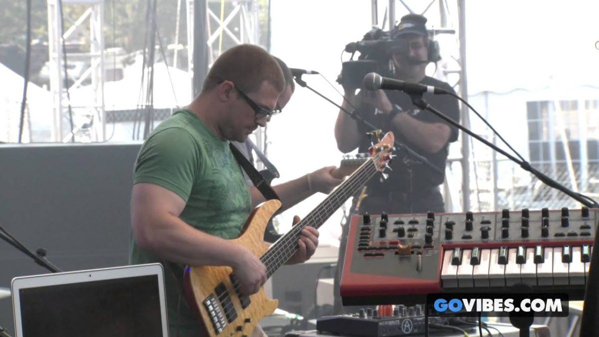 Cosmic Dust Bunnies perform “Skyward” at Gathering of the Vibes Music Festival 2014