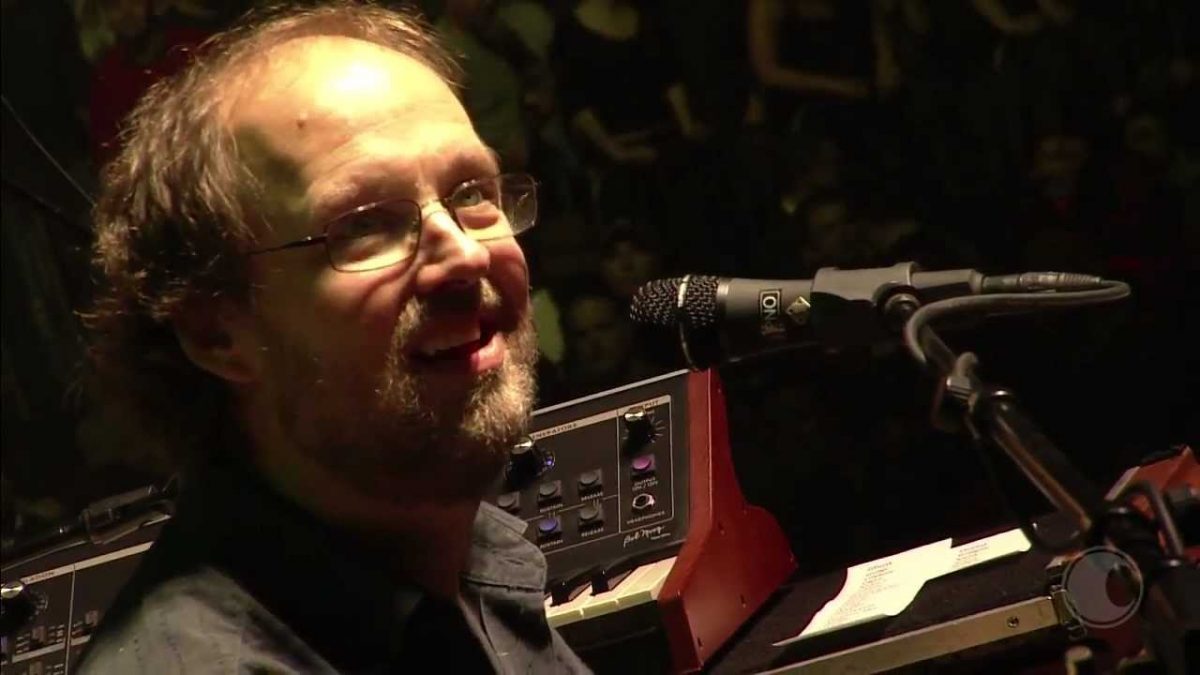 Phish - Mike's Song / Chalk Dust Torture / I Am Hydrogen / Weekapaug Groove - 12/29/11