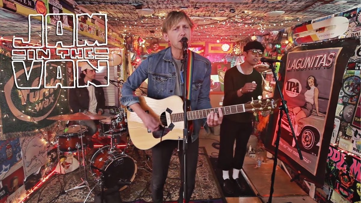 VAN WILLIAM - "The Middle" (Live at JITV HQ in Los Angeles, CA 2018) #JAMINTHEVAN