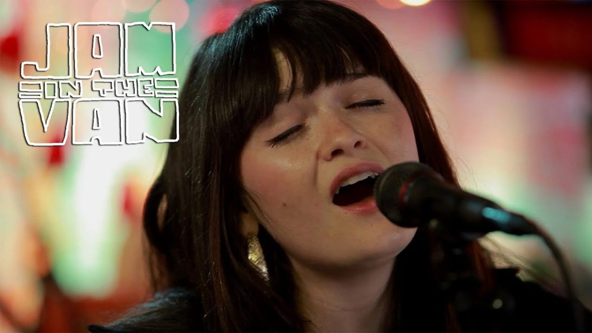 LAURA JEAN ANDERSON - "On My Mind" (Live at JITV HQ in Los Angeles, CA 2018) #JAMINTHEVAN