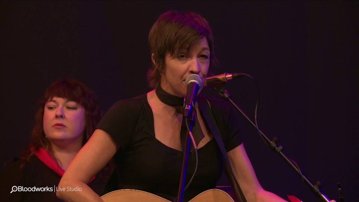 Ashleigh Flynn and the Riveters - Fly Away (101.9 KINK)