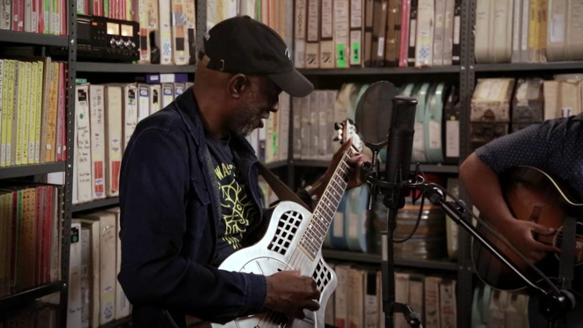 Keb' Mo' feat. Jontavious Willis - Walking Blues - 6/18/2019 - Paste Studios - New York, NY
